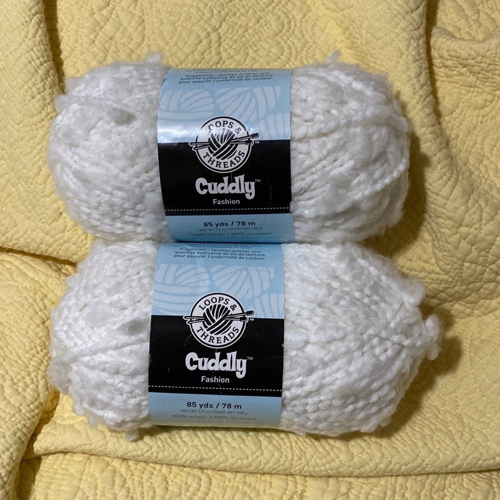YARN Loops & Threads Cuddly NEW